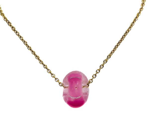 Handgemaakte glazen halsketting roze met vergulde ketting.