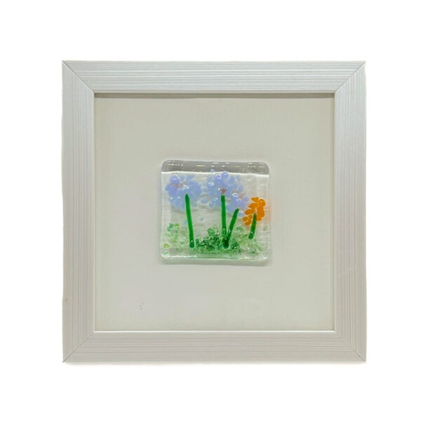 Handgemaakte glascreatie in kader - Wilde lentebloemen